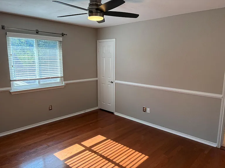 7504 Napier Trl — Photo 16