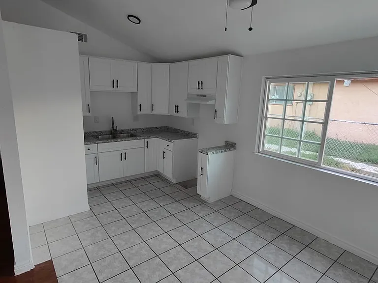 1471 W Temple St — Photo 3
