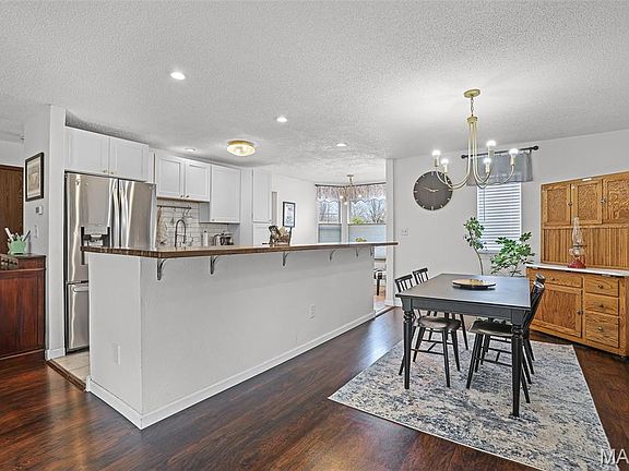 3rd image of 1405 Royal Oak Ct