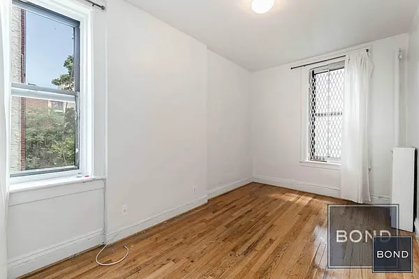 Rented by Bond New York | media 18