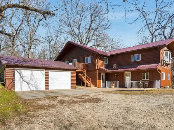 2534 235th Ave, Decorah, IA 52101