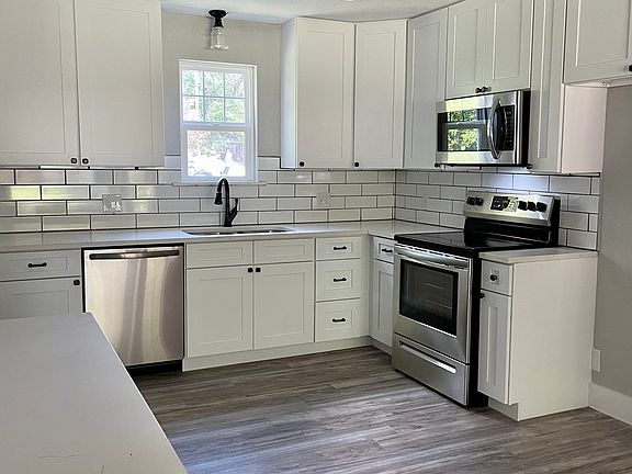 2nd image of 2310 S Brentwood Blvd