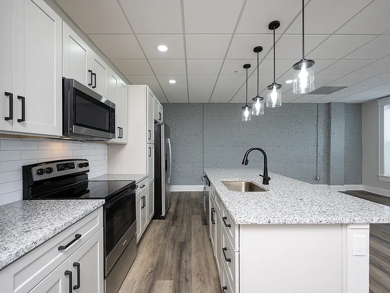 115 E Arden Mays Blvd #202 — Photo 8