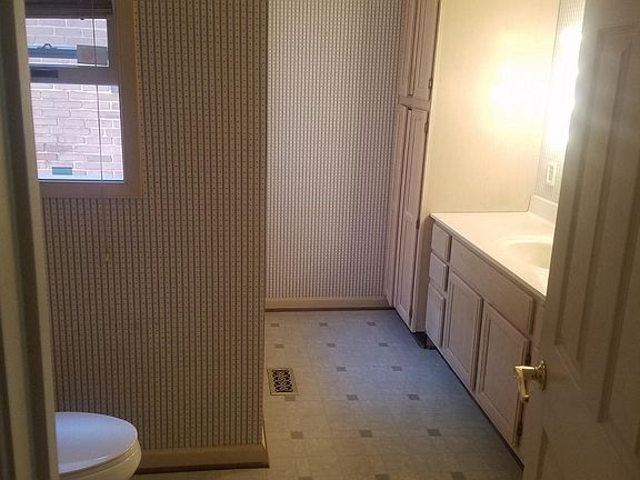 1st Floor Bathroom