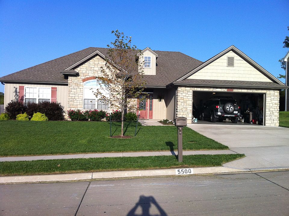 Great curb appeal!