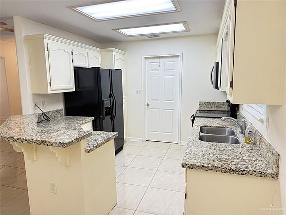 3rd image of 3809 San Gerardo