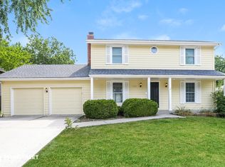 1105 NE Ridgeview Dr, Lees Summit, MO 64086