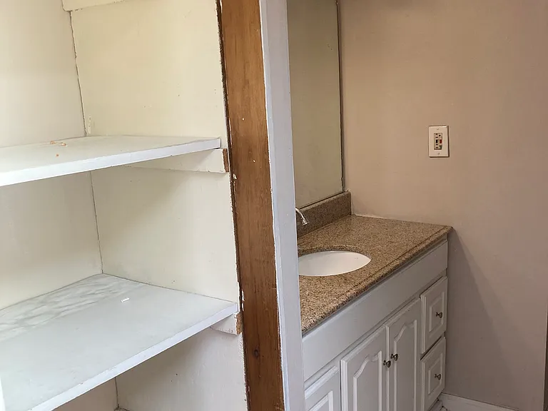 686 Washington Blvd — Photo 31