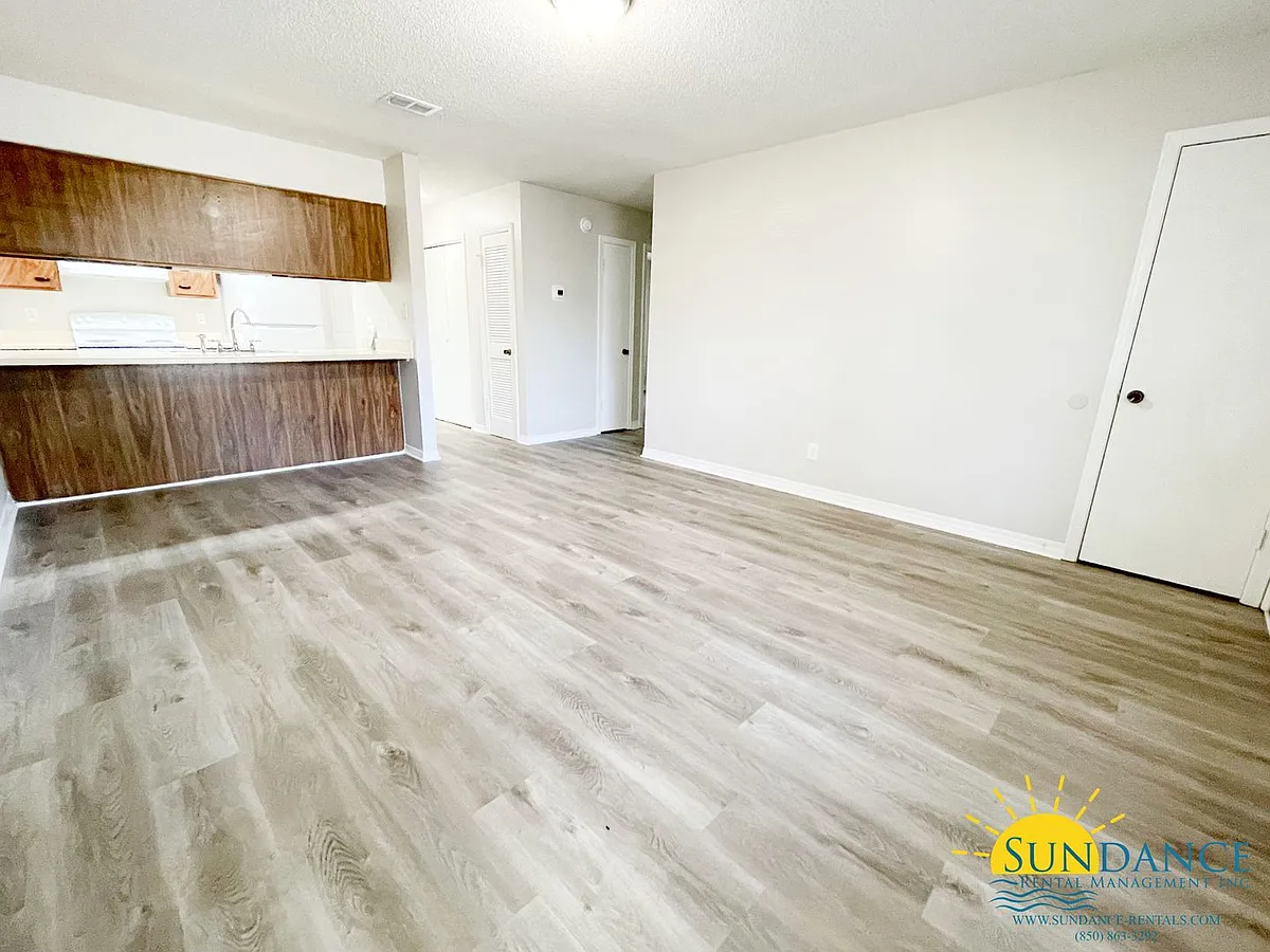 Building Photo - 518B Landview St