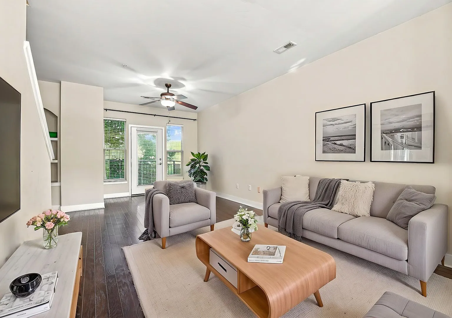 Urban Charlotte 3BR Condo with Garage & Private Balcony — Photo 1