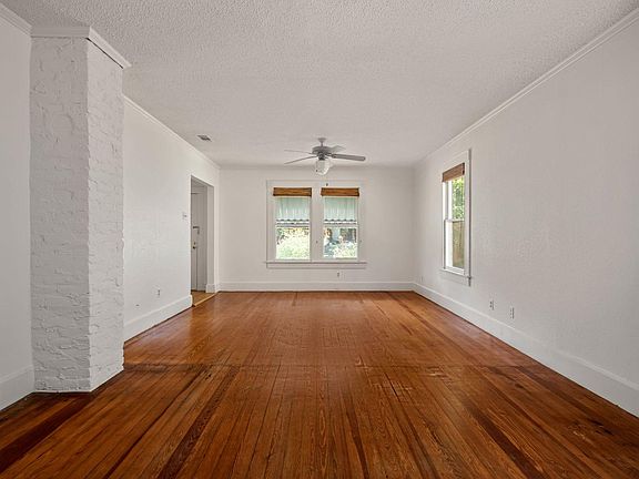 3rd image of 800 W Gibson St