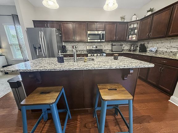 5th image of 131 Crabourne Dr