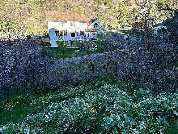 5th image of 387 N Loafer Canyon Rd