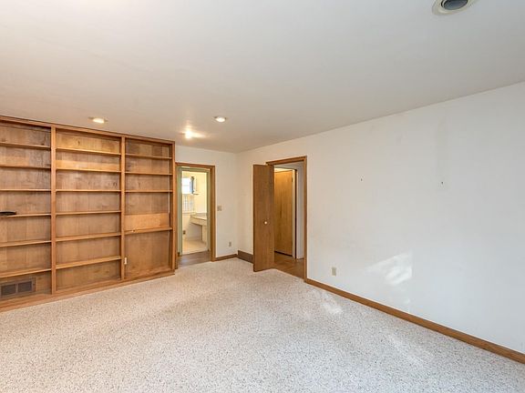 4th image of 428 Onaway Pl