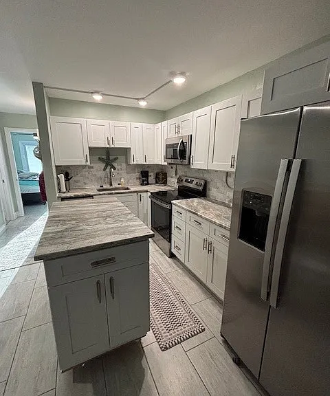 41 Beach Ln — Photo 5