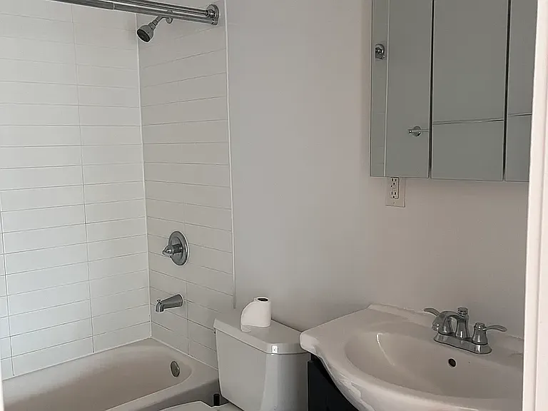 20 Sidney Pl #4B — Photo 13