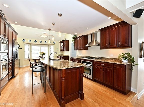3rd image of 635 Alexandria Dr