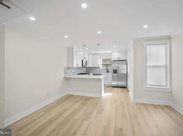 7726 Temple Rd, Philadelphia, PA 19150