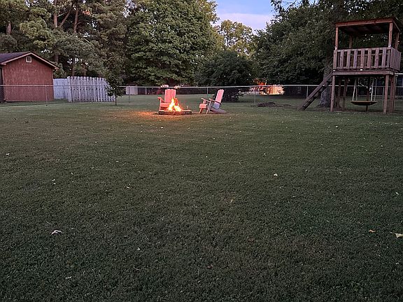 Playhouse swingset for kids