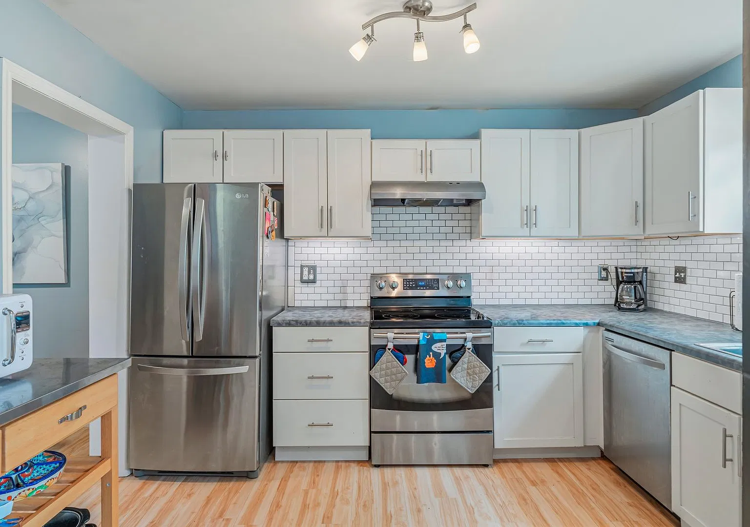 2 bed, 1.5 bath, 1080 sqft, $1,650 — Photo 3
