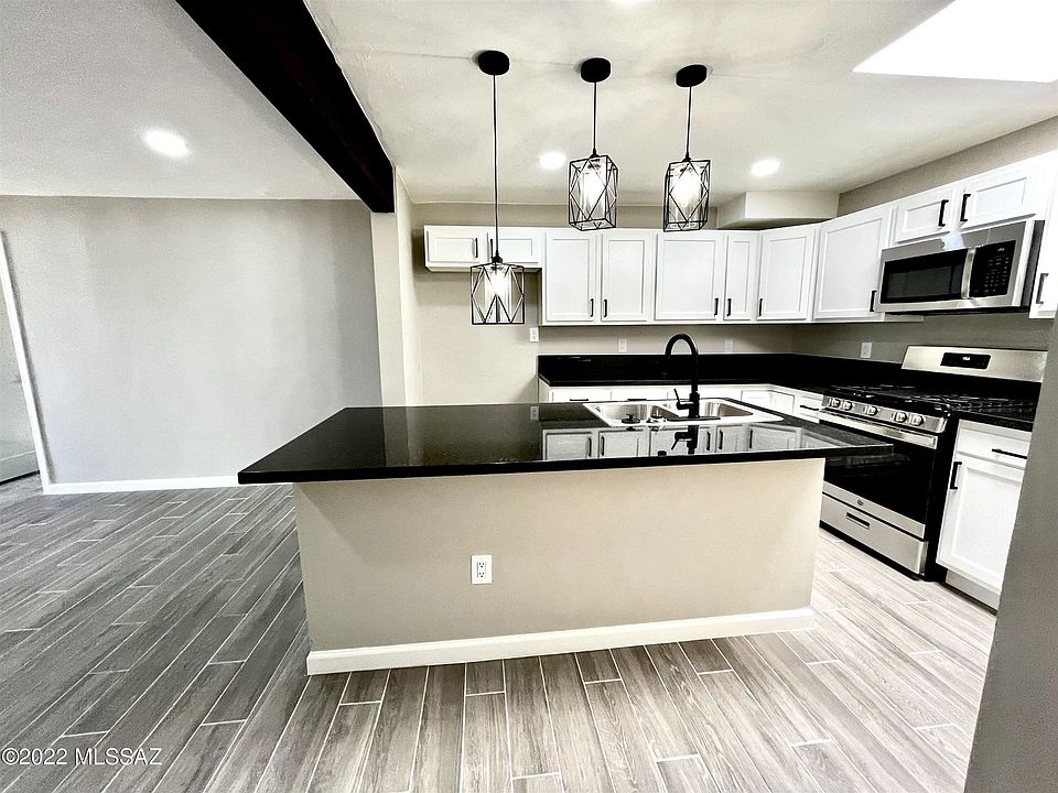 1st image of 432 W Illinois St