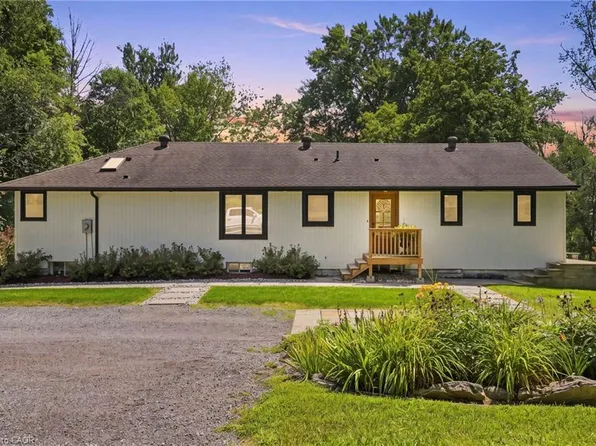 1095 Governors Rd, Hamilton, ON L9H 5E3