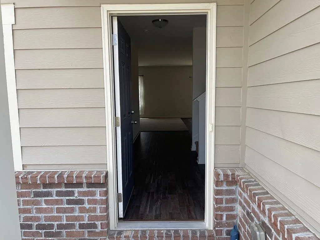 4750 Marco Ln — Photo 2