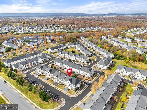 4th image of 212 Bowling Green Cir