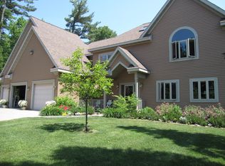408 Bishop Woods Rd, Marquette, MI 49855