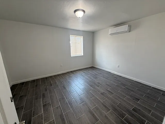 4757 S 7th Ave #3 — Photo 6