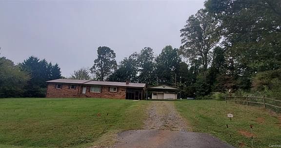 3rd image of 131 Loy Ave