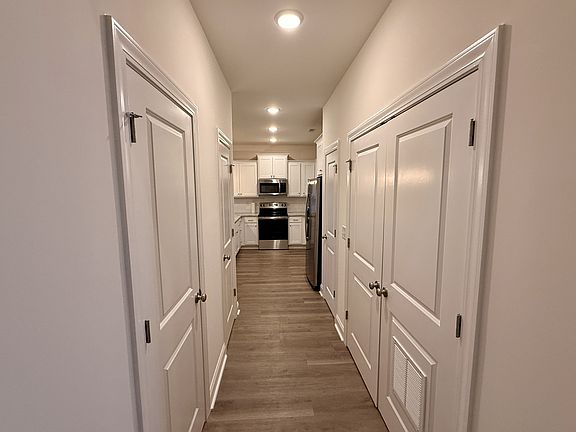 4th image of 1413 Dorset Dr #A
