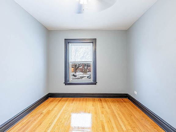 4th image of 5805 S Whipple St #U1