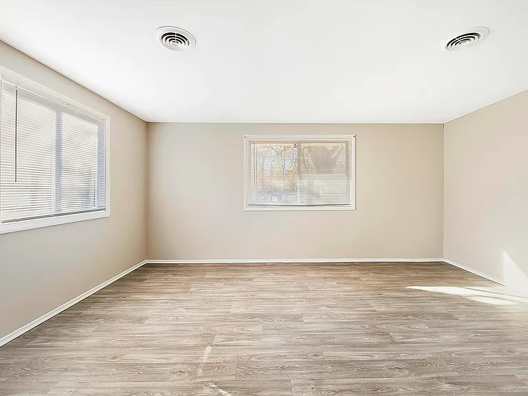 2146 Cockran St SW #C2146 — Photo 13