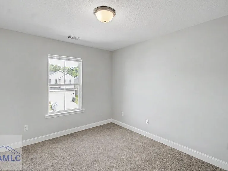 547 Fairview Cir — Photo 16