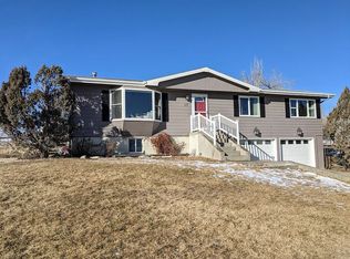 17 Mountainview Rd, Douglas, WY 82633