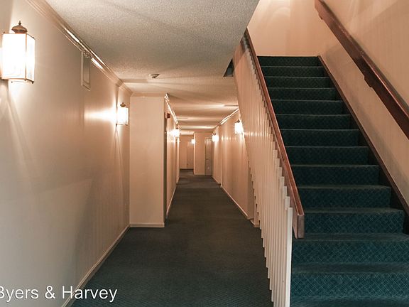 4th image of 612 Madison St APT 8