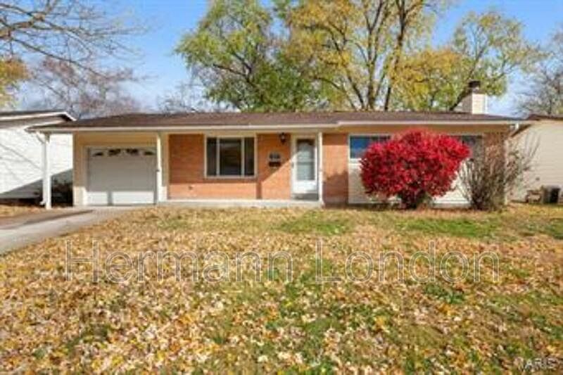 1st image of 557 Haventree Dr