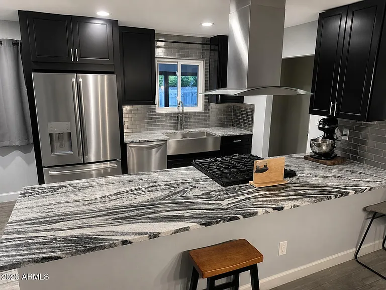 1243 E Riviera Dr — Photo 2