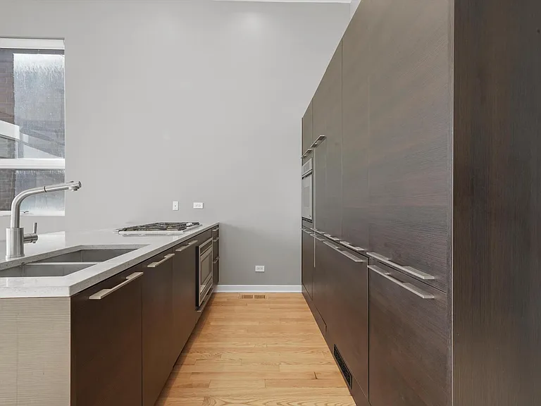 1541 N Bosworth Ave #3 — Photo 8
