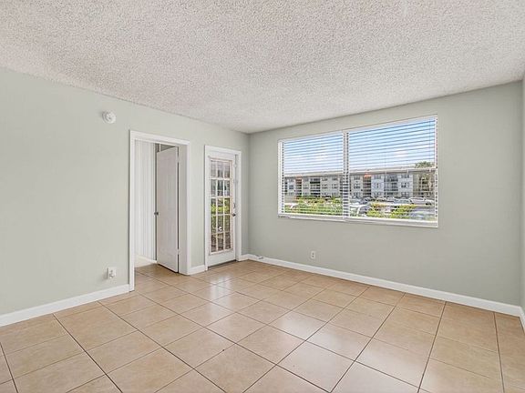3rd image of 752 Executive Center Dr #15-11-15