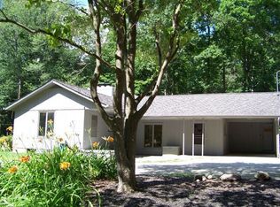 16749 E River Rd, Columbia Station, OH 44028