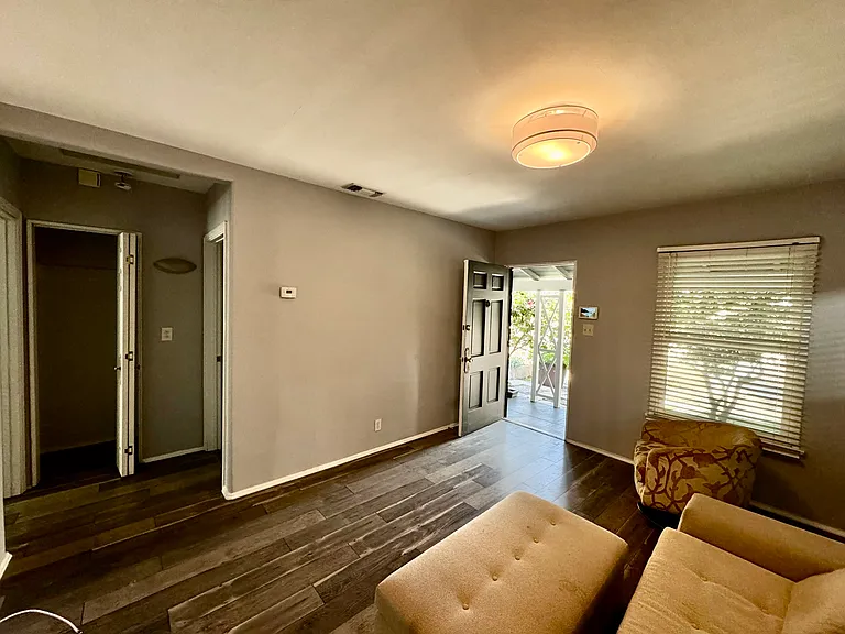 11562 Huston St — Photo 18