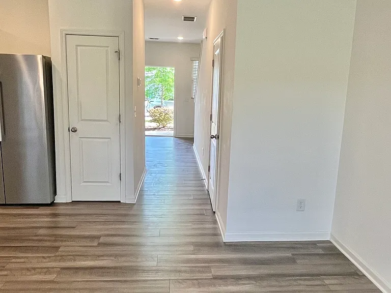 173 Swindon Dr — Photo 13