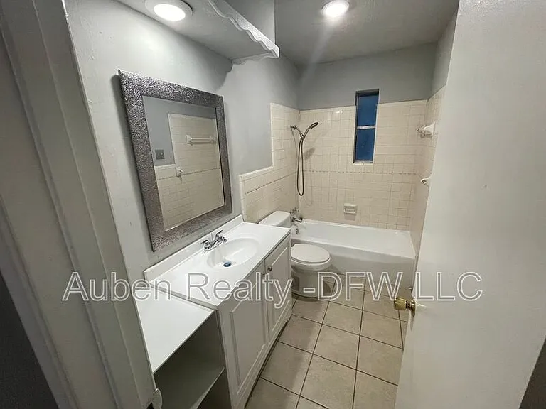930 Lindy Ct — Photo 7