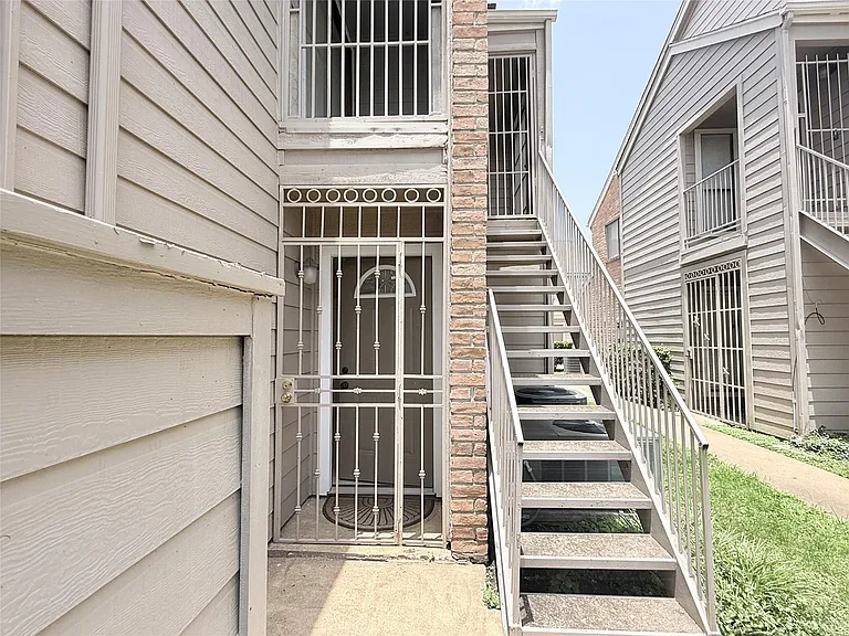 6701 Sands Point Dr #36 — Photo 2