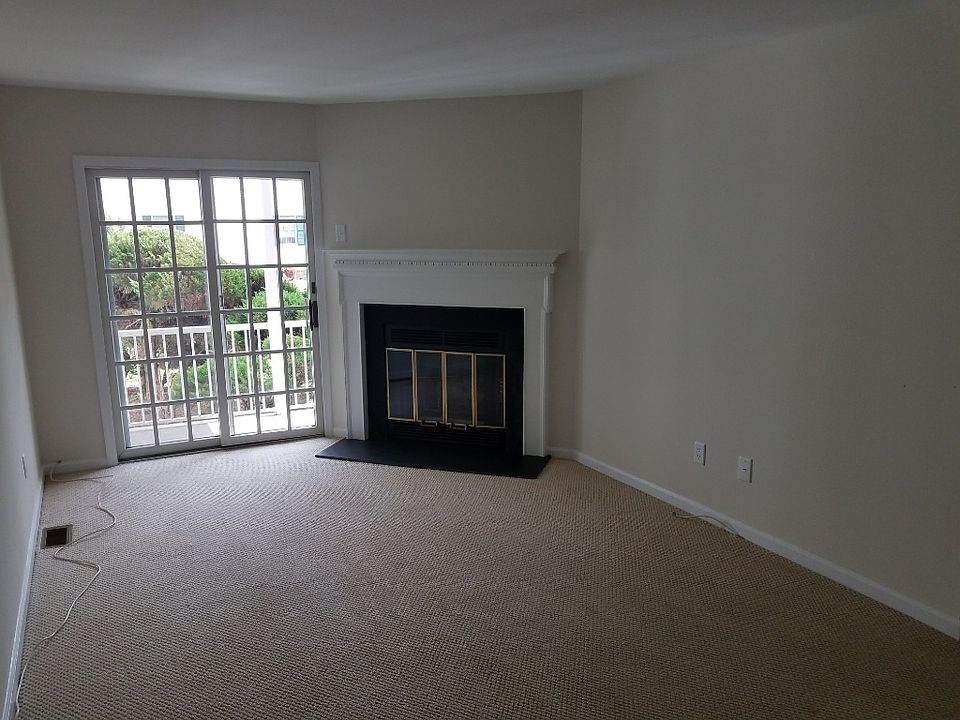 1st image of 73 Smithfield Ct