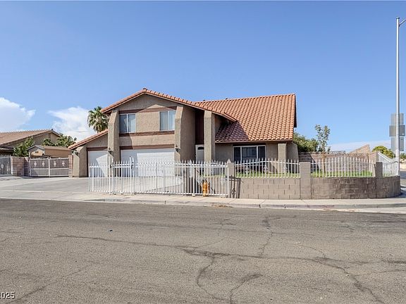 2nd image of 2988 Chapala Dr