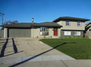12 Riker Cir, Salinas, CA 93901