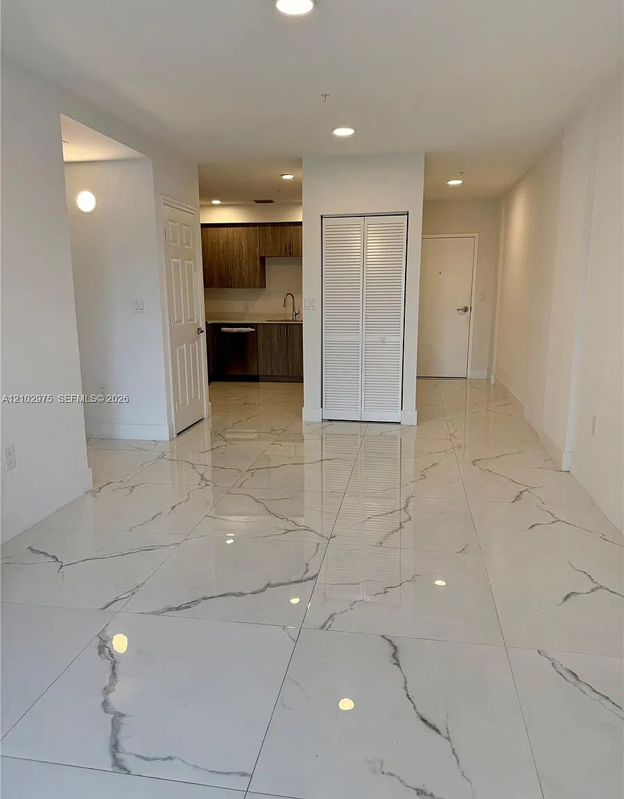 Grand At Doral — Photo 2
